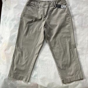 Daisy Fuentes Capris/Capri pants, Women's Size 8, New with tags